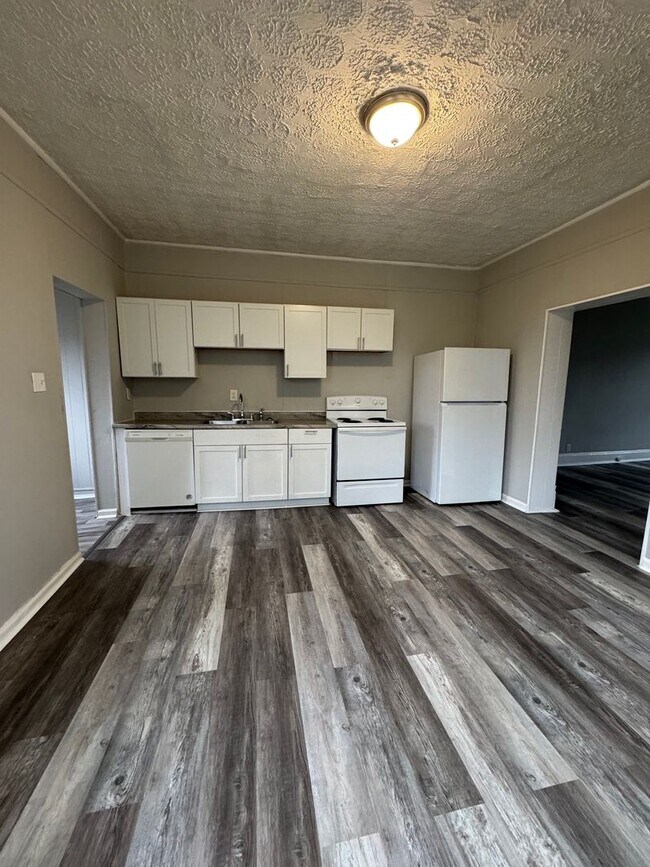 Building Photo - 721 Ross Ave