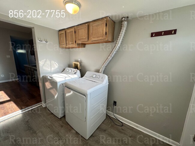 Building Photo - Beautifully Remodeled 2-Bedroom, 1-Bath Ho...