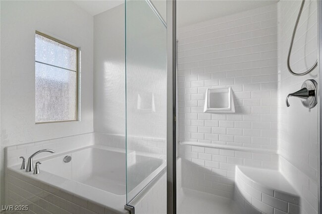 Building Photo - 600 Carriage Hill Dr