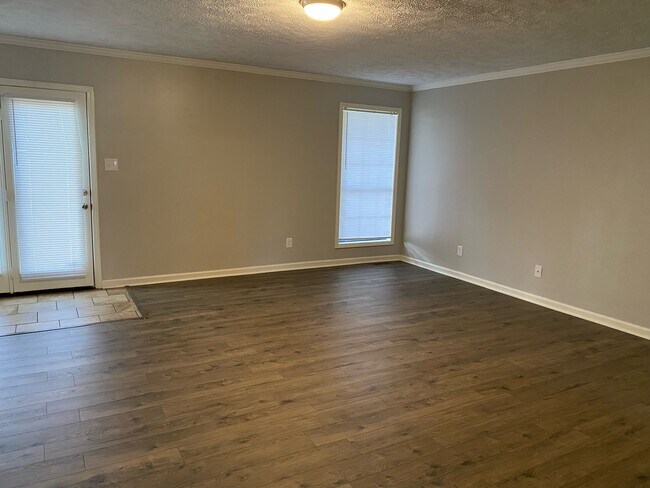 Building Photo - 55 Clement Dr