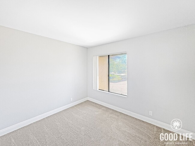 Building Photo - Light-Filled 2BD/2BA Top-Floor Condo in Mira Mesa with Granite Kitchen, Private Balcony & Pool