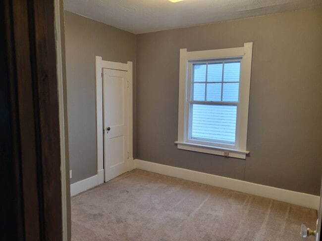 Building Photo - 621 Dearborn Ave