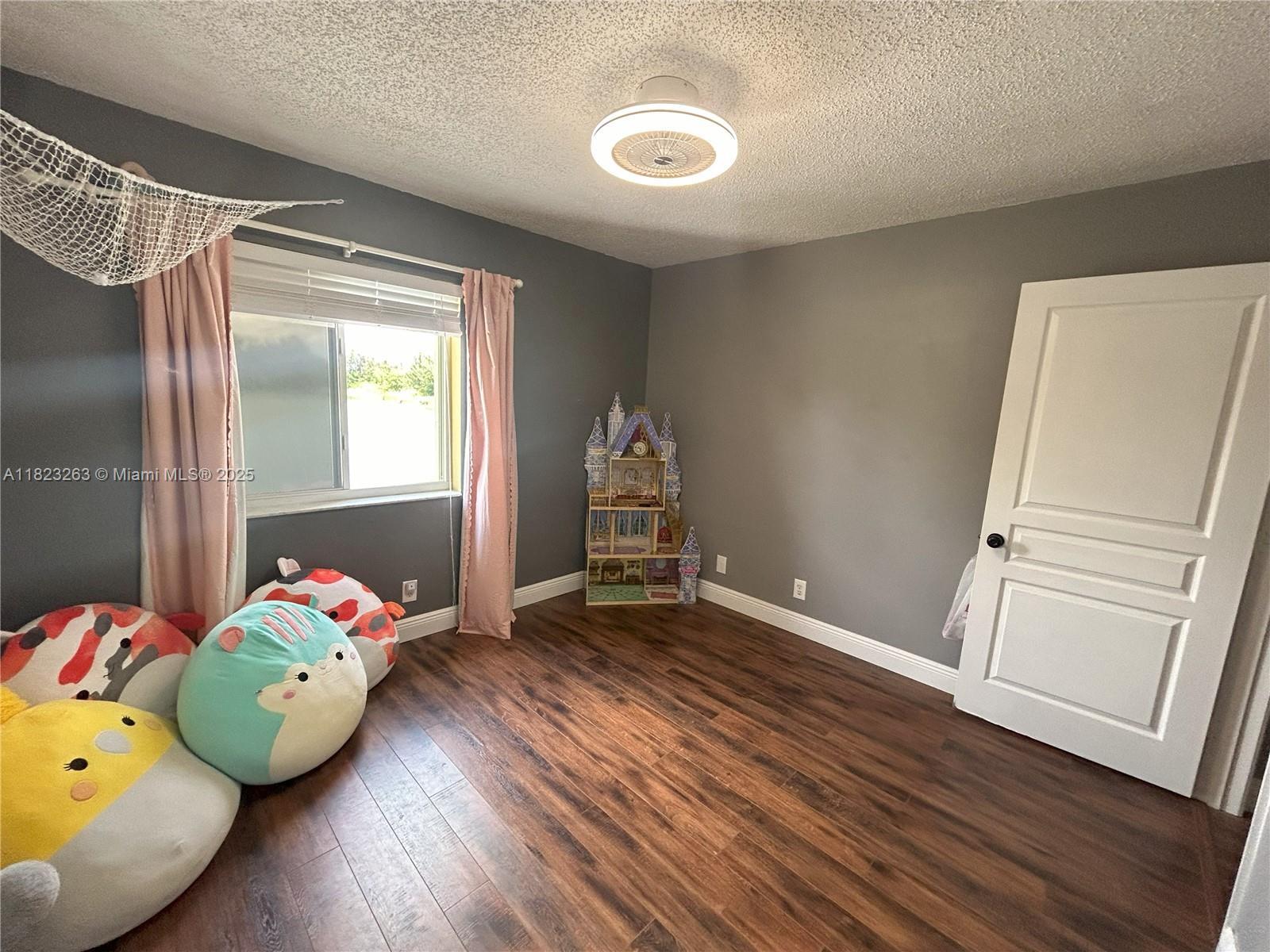 Building Photo - 5708 S Plum Bay Pky