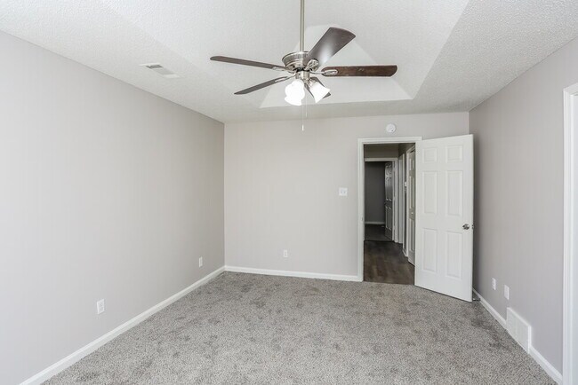 Building Photo - 5912 Chadwell Rd