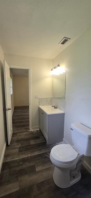 Building Photo - 22149 Bronxville Ave