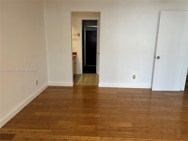 Building Photo - 6857 SW 36th Ct