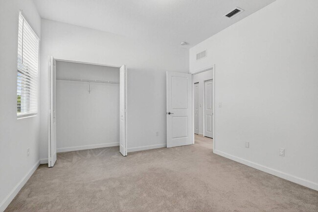 Building Photo - 4645 Meyerson Pl