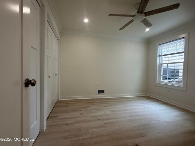 Building Photo - 15 Lindsey Cir