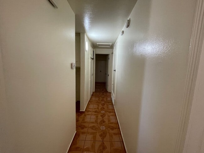 Building Photo - Apple Valley, 3 Bedroom, 2 Bathrooms, 1/2 acre property, Fully fenced