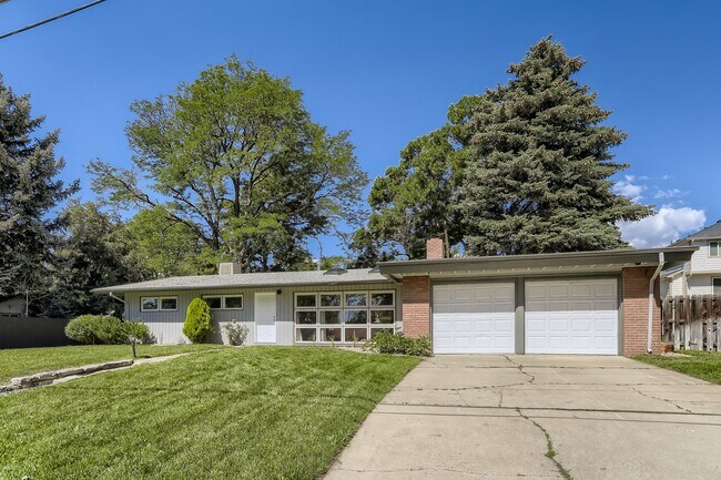 Building Photo - 2565 Teller St