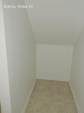 Building Photo - 1931 N 80th Ct