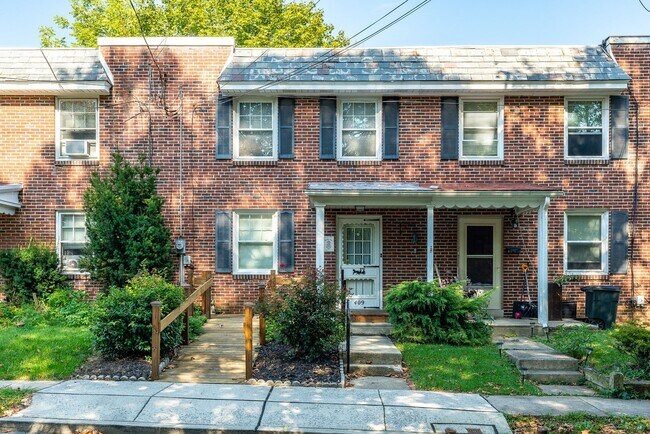 Building Photo - 409 Fairview Ave