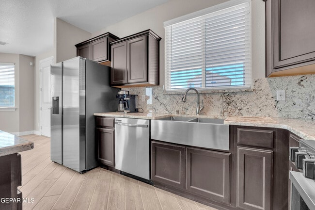 Building Photo - 1807 Dana Gray St