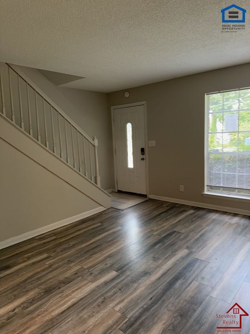 Building Photo - 4127 Wilkesview Dr