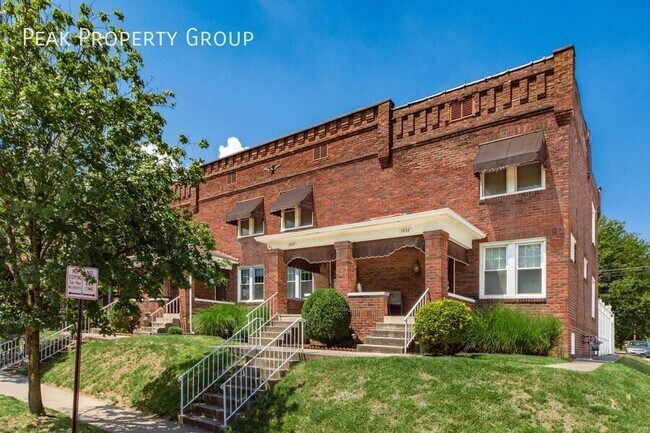 Primary Photo - 1425 Northwest Blvd