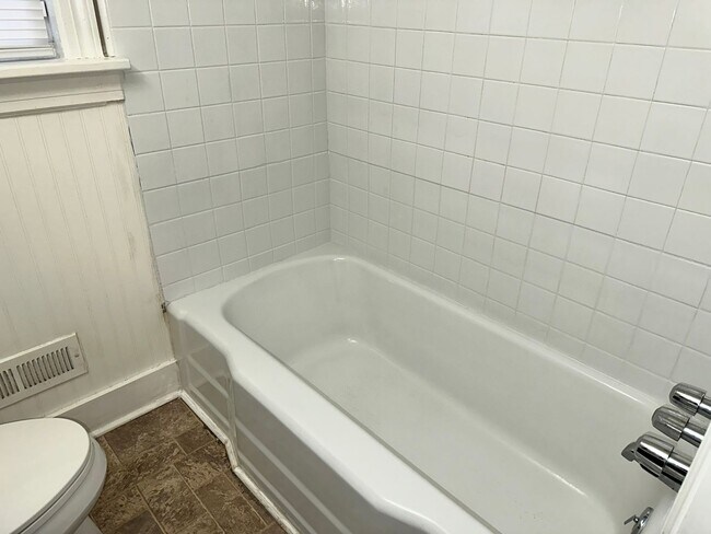 Building Photo - Cute 2 bedroom Home in The Arts District!
