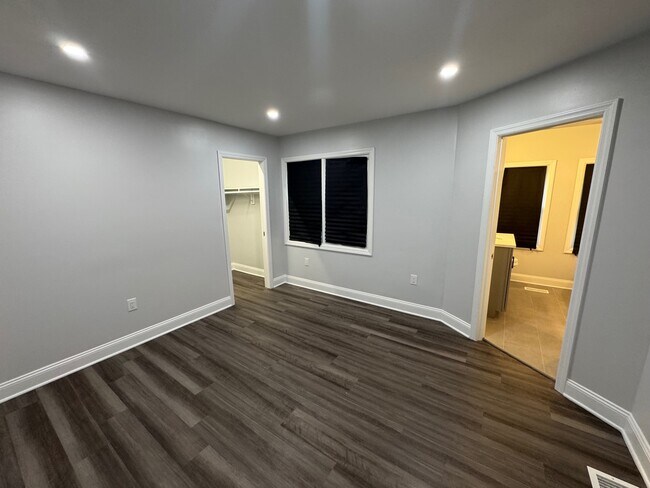Building Photo - 222 Chesna Dr