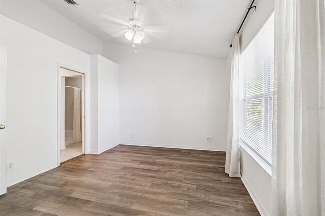 Building Photo - 571 Shoreham Ct NE