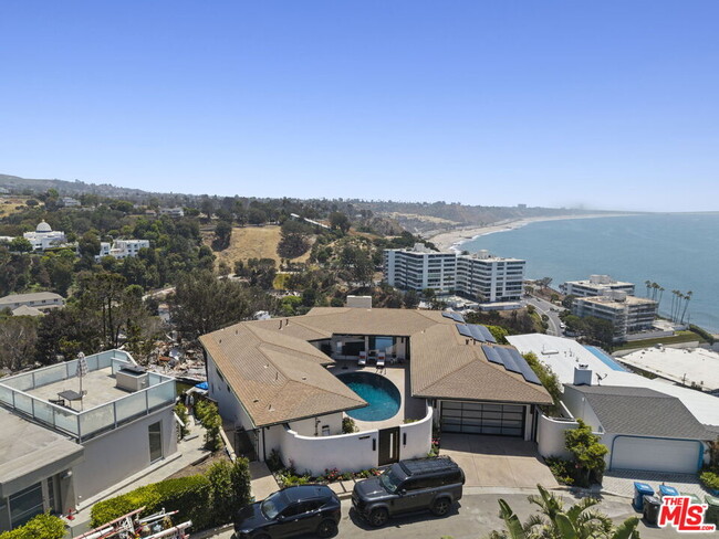Building Photo - 17438 Revello Dr