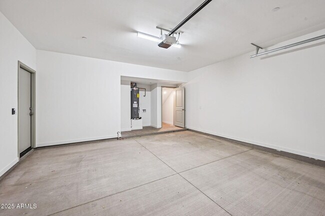 Building Photo - 2131 JENNIFER LYNN Way