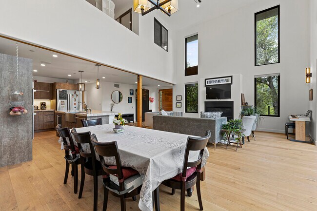 Building Photo - 20932 Canyon Trl