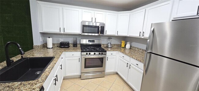 Building Photo - 1310 Seven Eagles Ct