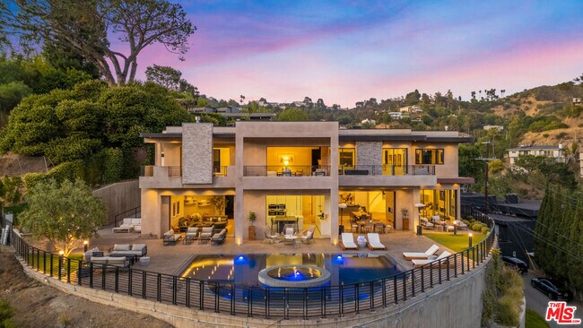 Building Photo - 2501 Zorada Dr