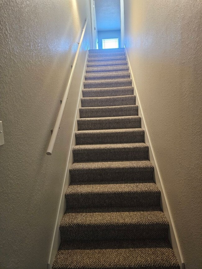 Building Photo - 2124 Ingalls Ln