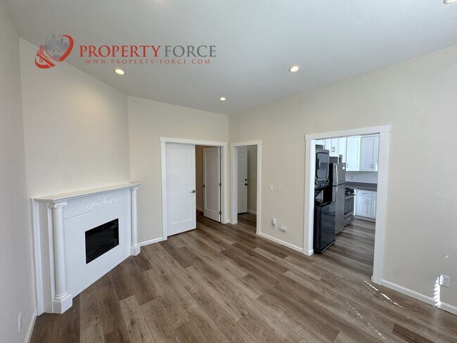 Building Photo - 666-668-668 S Van Ness Ave