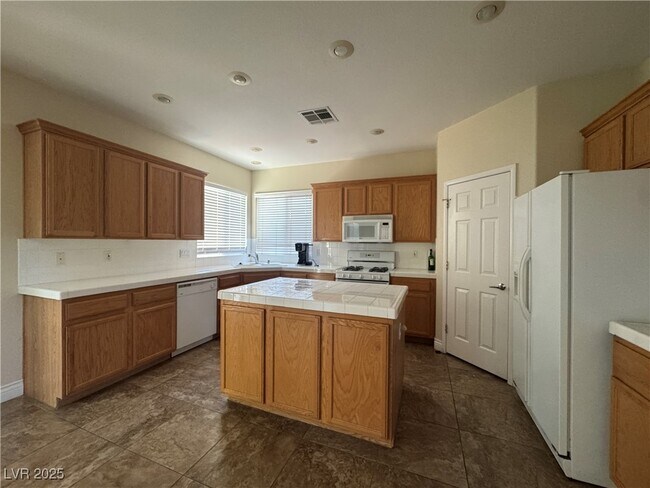 Building Photo - 9963 Burton Lake Ct