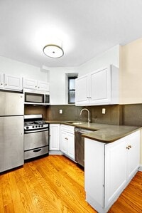 Building Photo - 1378 York Ave