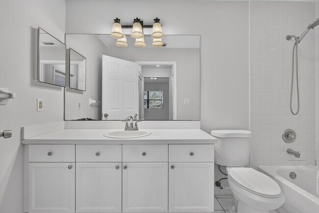 Building Photo - 12708 Shoreline Dr