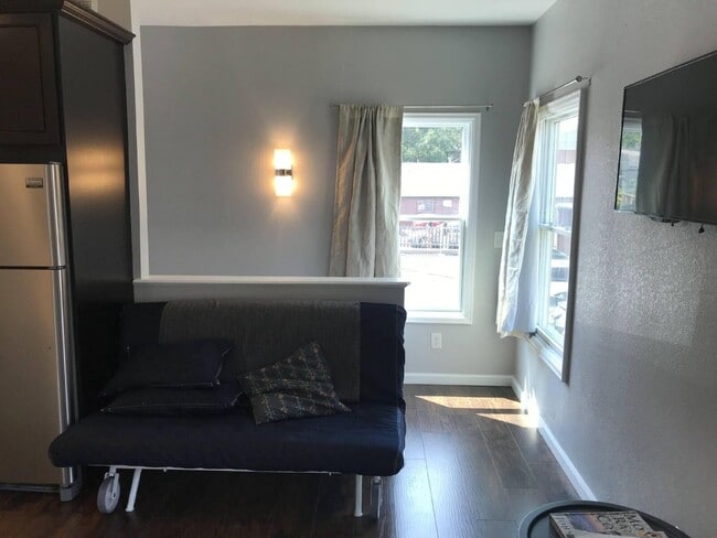 Building Photo - 1652 N Gaylord St