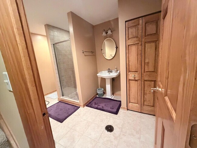 Building Photo - 3823 Sunburst Ln