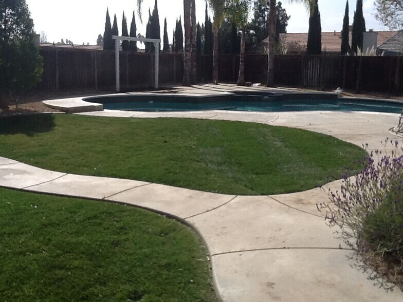Building Photo - 40976 Burgess Ct