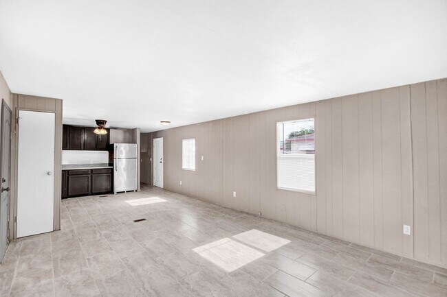 Building Photo - Incredible 3 bedroom, 1 1/2 bath mobile ho...