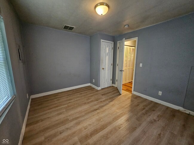 Building Photo - 1364 W 22nd St
