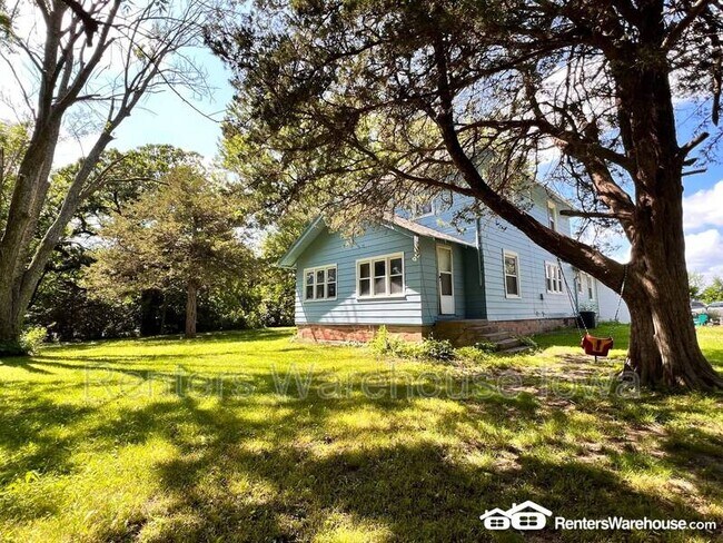 Building Photo - 7617 Hoover St