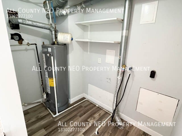 Building Photo - 835 Staeger St