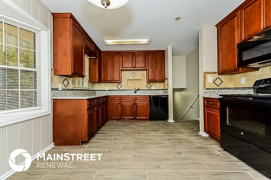 Building Photo - 5749 Cypress Ct