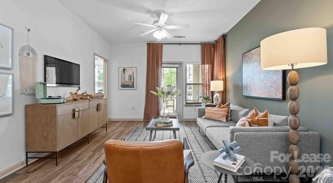 Building Photo - 15155 Ollie Dr