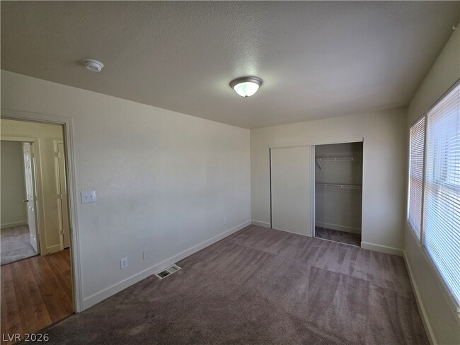 Building Photo - 1590 Mustang Dr