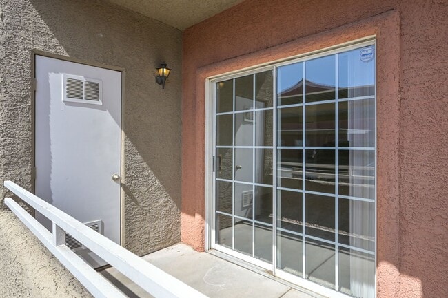 Building Photo - 4730 E Craig Rd