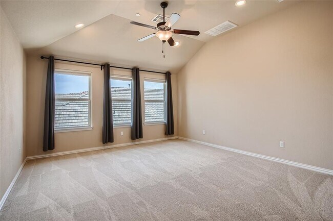 Building Photo - 207 Maxwell Way