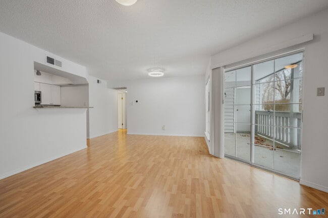 Building Photo - 55 Leafwood Ln