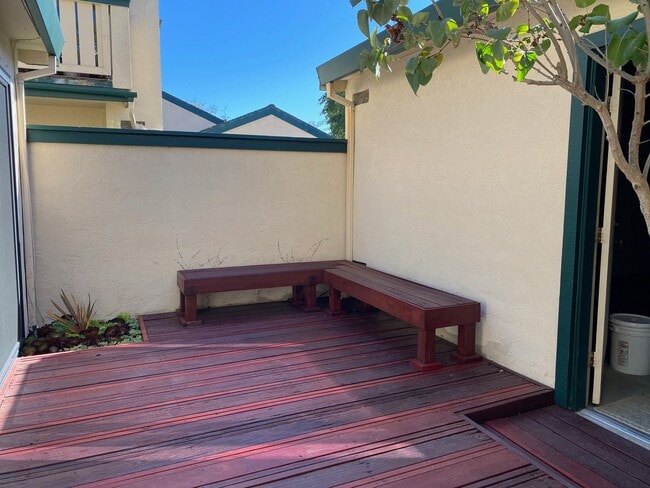 Building Photo - 201 Lagunaria Ln