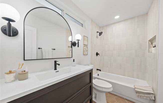 Building Photo - 5253 Countryside Dr