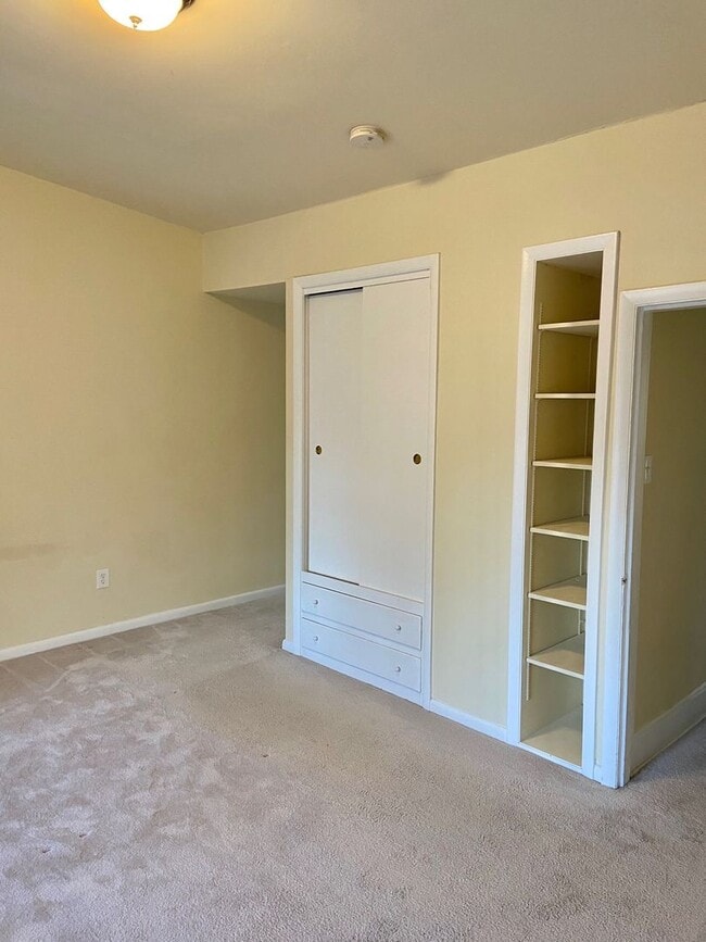 Building Photo - Conduit Street. Updated Home in Historic D...