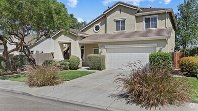 Building Photo - The home we have been looking For !