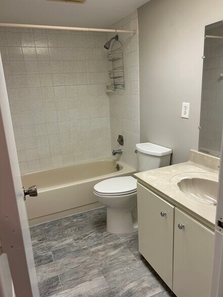 Bathroom #2 - 1376 Chesapeake Ave